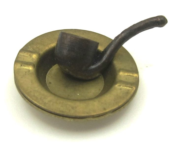 Pipe & Ash Trays DS147