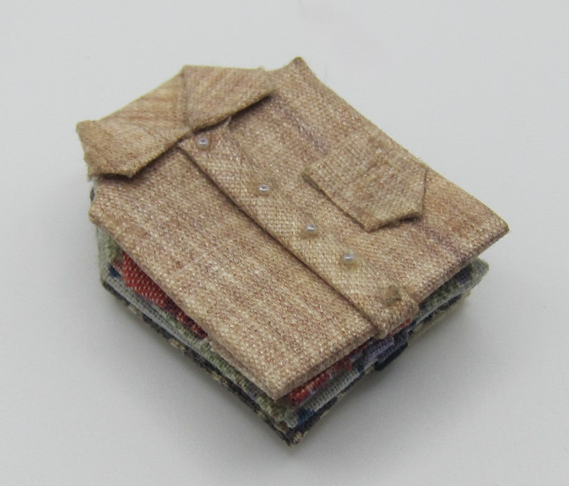 Folded Button-up Shirts PAT1337