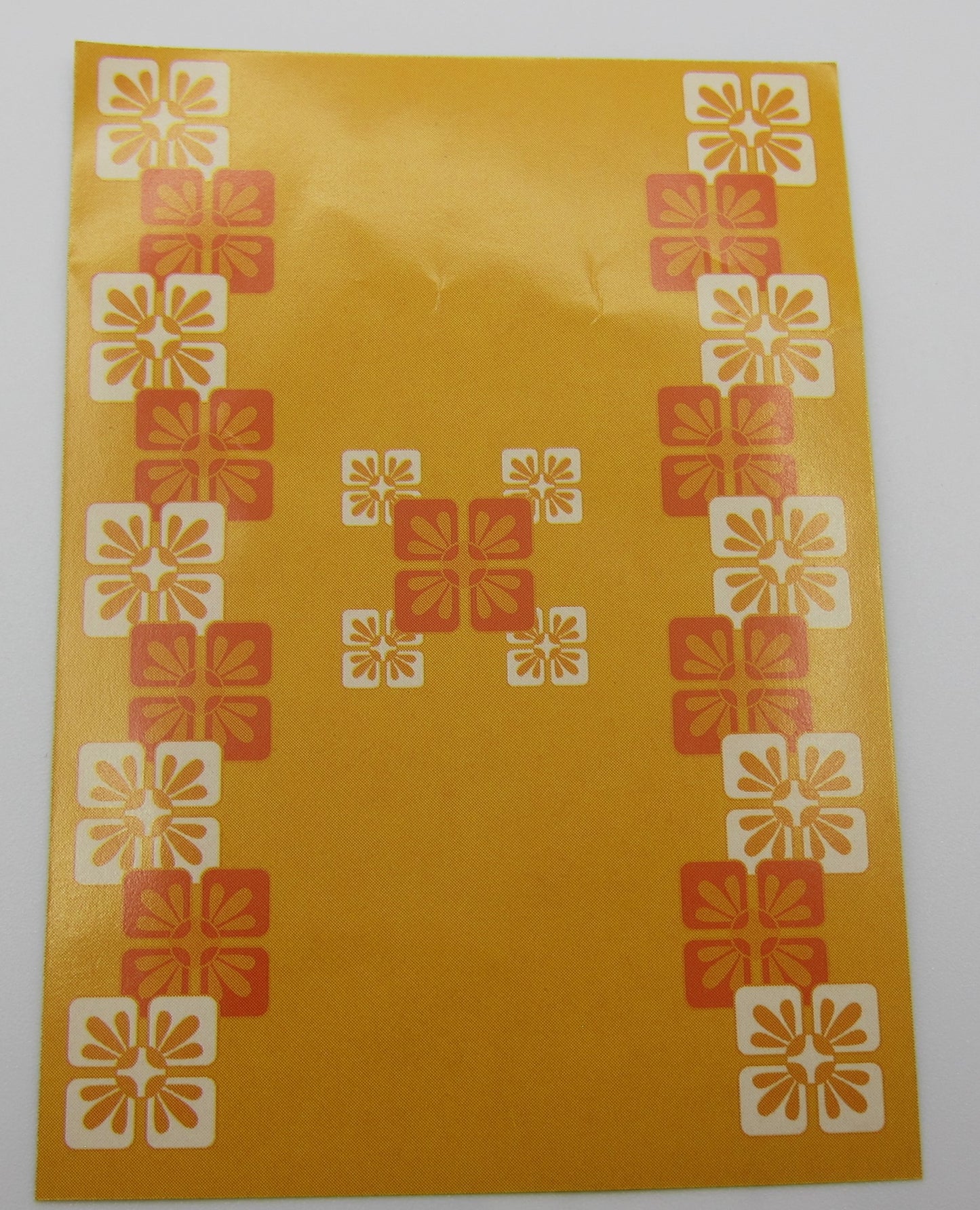 Glossy Tablecloth PAT1393