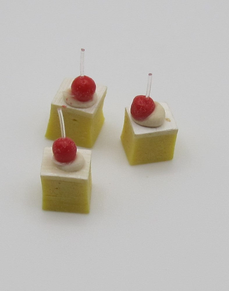 Vanilla Cake Slices PAT1875