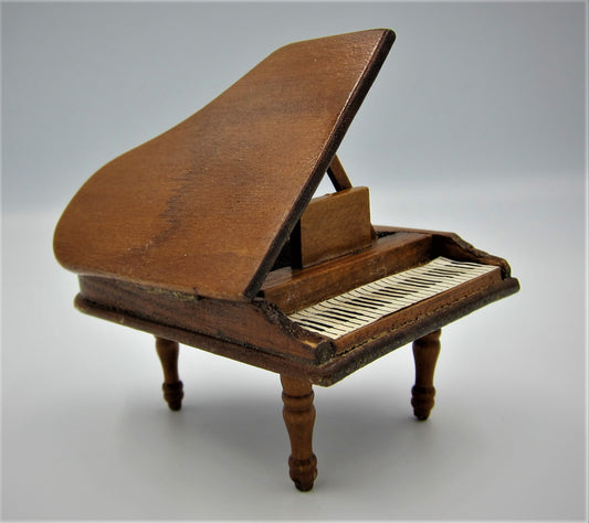 Half Scale Grand Piano PAT902