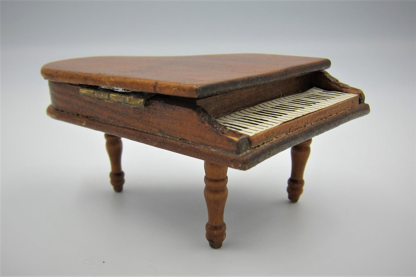 Grand Piano PAT902