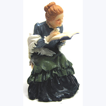 Granny Sitting AZEFIG013