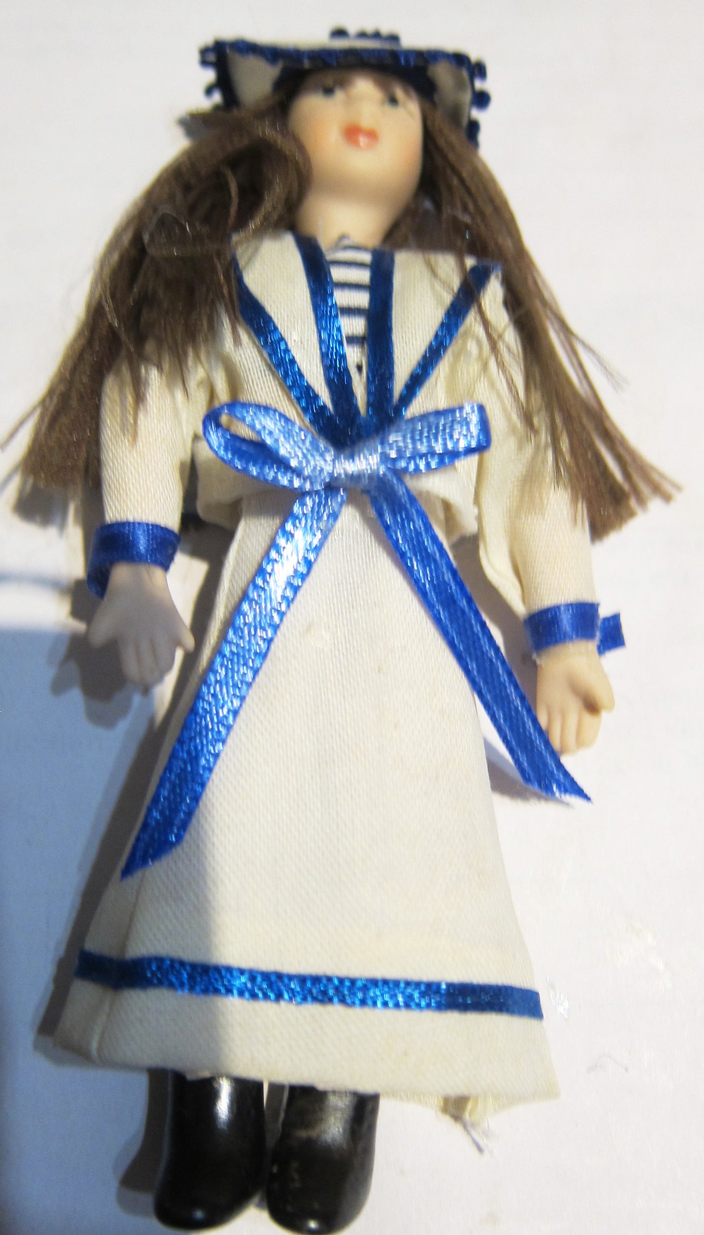 SMALL LADY - NURSE PAT541