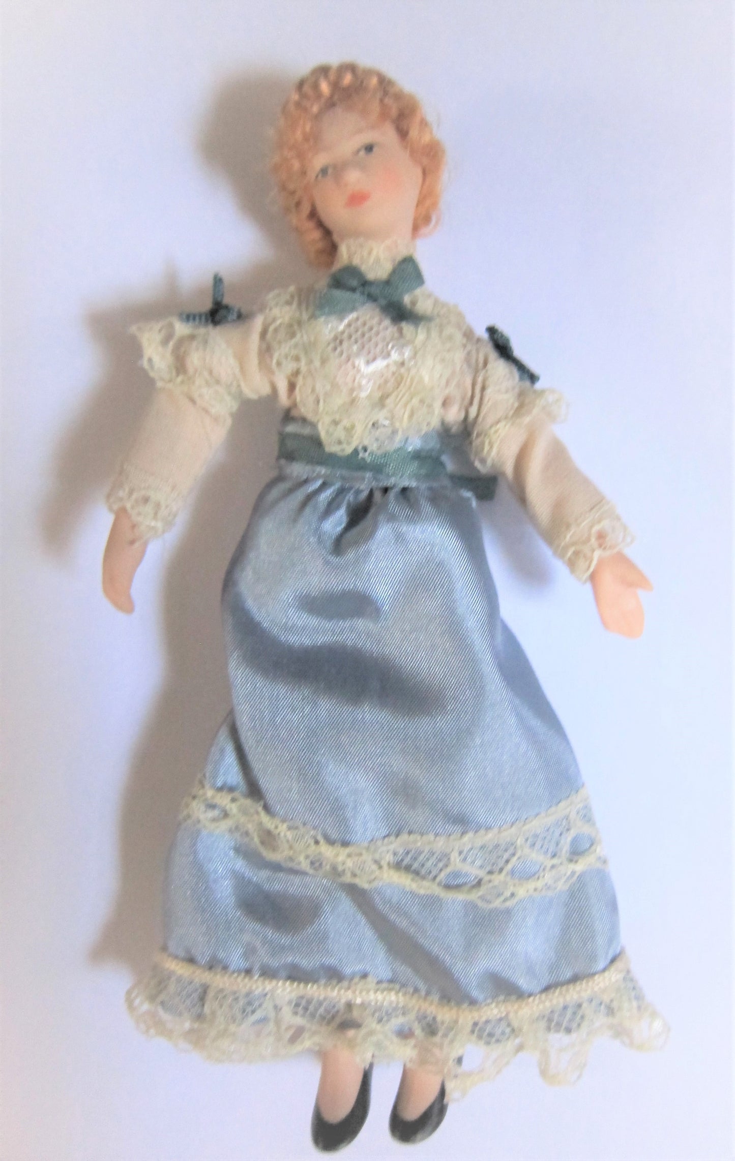 Lady in a Blue Dress PAT792