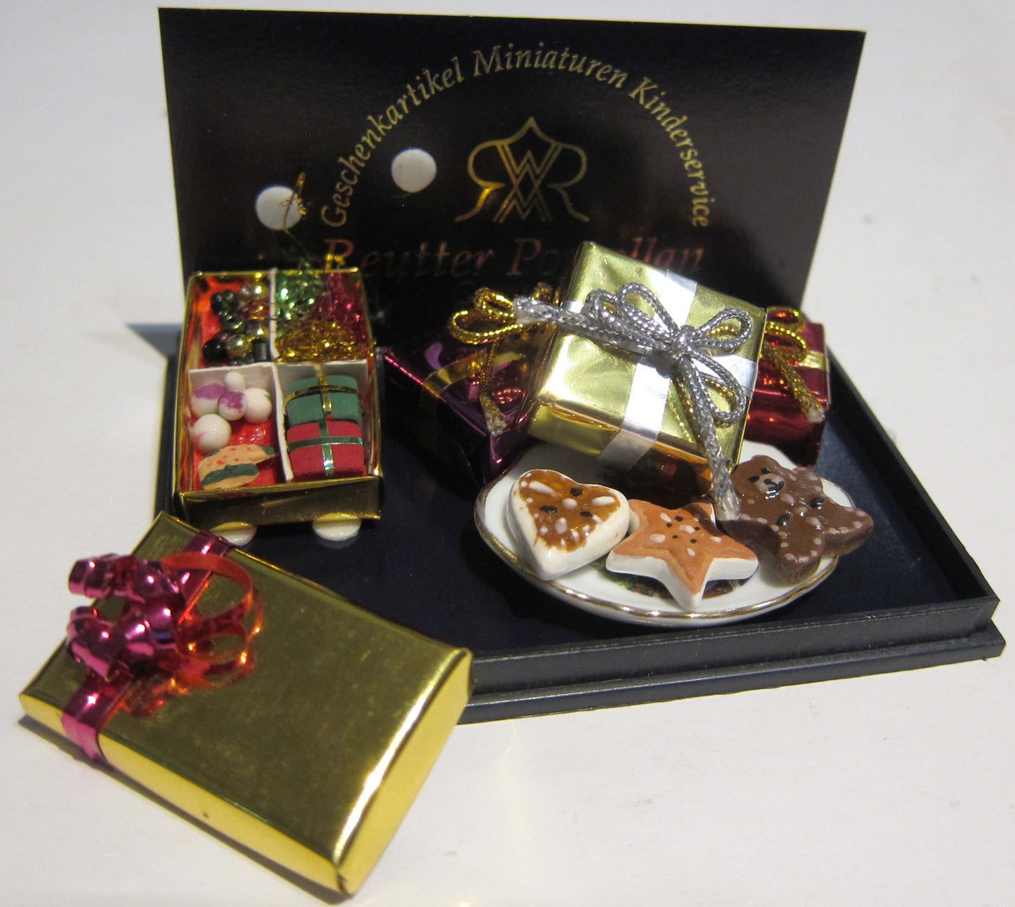 Xmas Parcels and Treats PAT1017