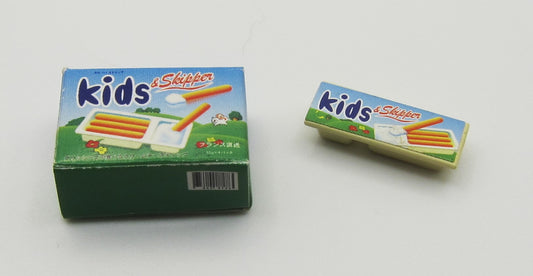 Box & Package of Cheese Sticks PAT1173