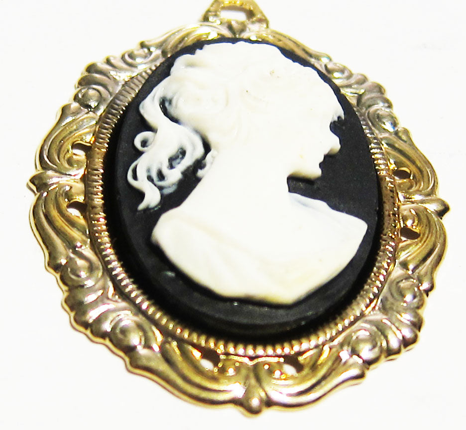 Cameo in Gold Plated Frame PAT365