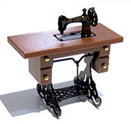 Sewing machine on Stand CLA07783