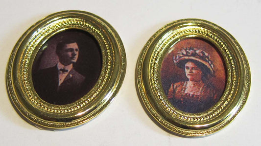 Pair of Oval Pictures PAT403